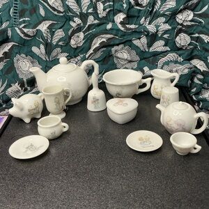 Charming White Porcelain Tea Set